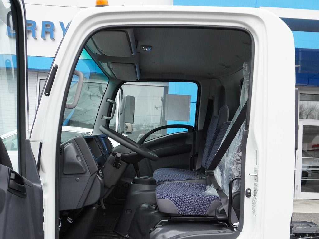 2025 Chevrolet Low Cab Forward 5500 HG Base