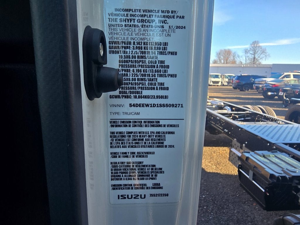 2025 Chevrolet Low Cab Forward 5500 HG Base