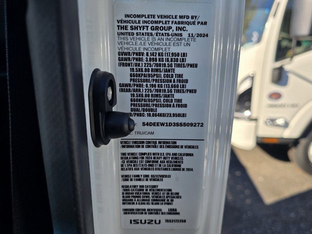 2025 Chevrolet Low Cab Forward 5500 HG Base