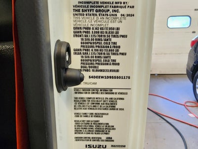 2025 Chevrolet Low Cab Forward 5500 HG Base