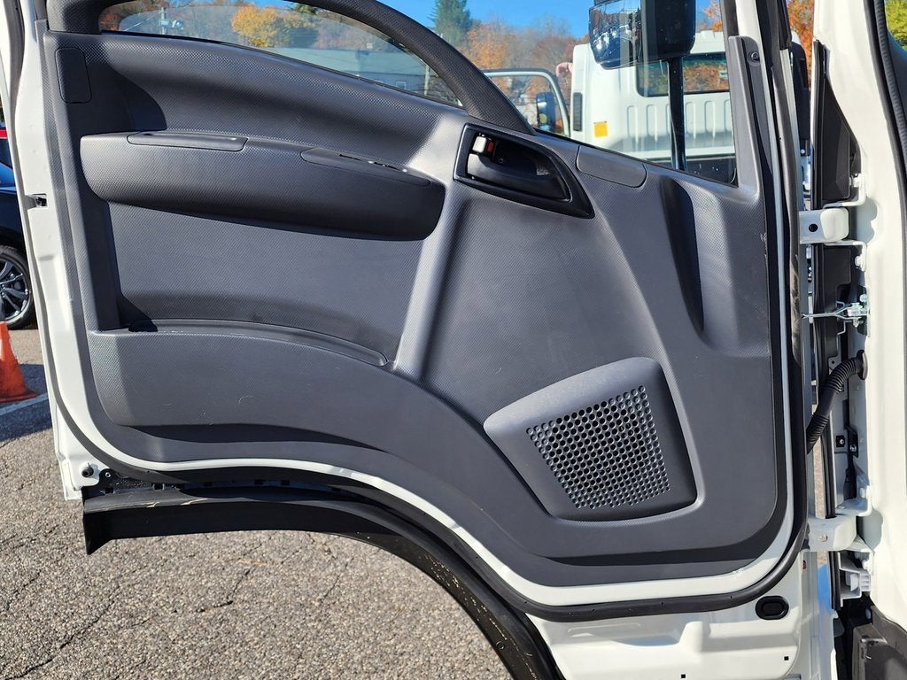 2025 Chevrolet Low Cab Forward 5500 HG Base