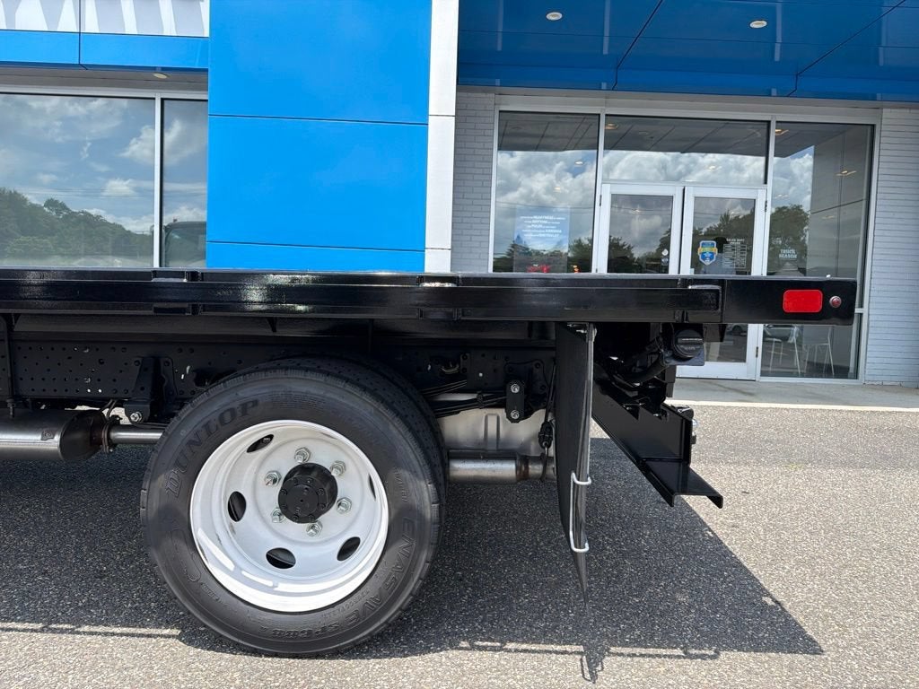 2025 Chevrolet Low Cab Forward 5500 HG Base