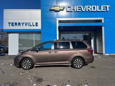 2019 Toyota Sienna XLE