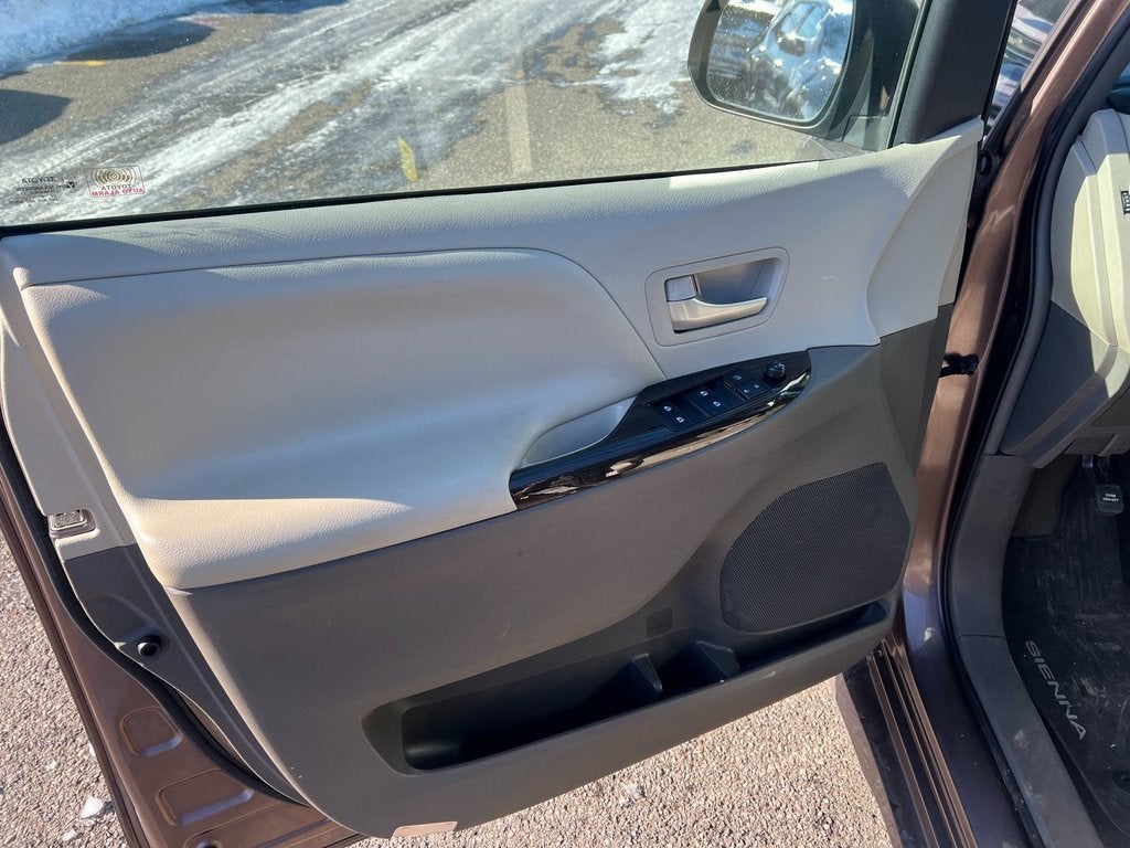 2019 Toyota Sienna XLE