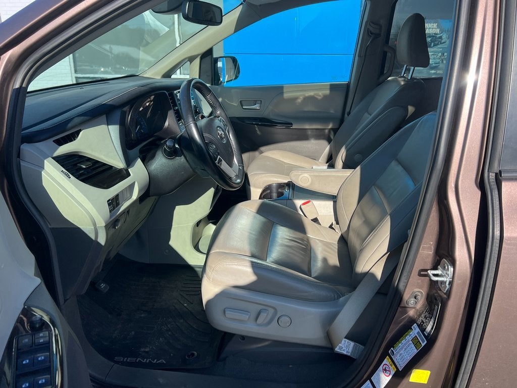 2019 Toyota Sienna XLE