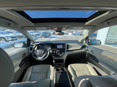 2019 Toyota Sienna XLE