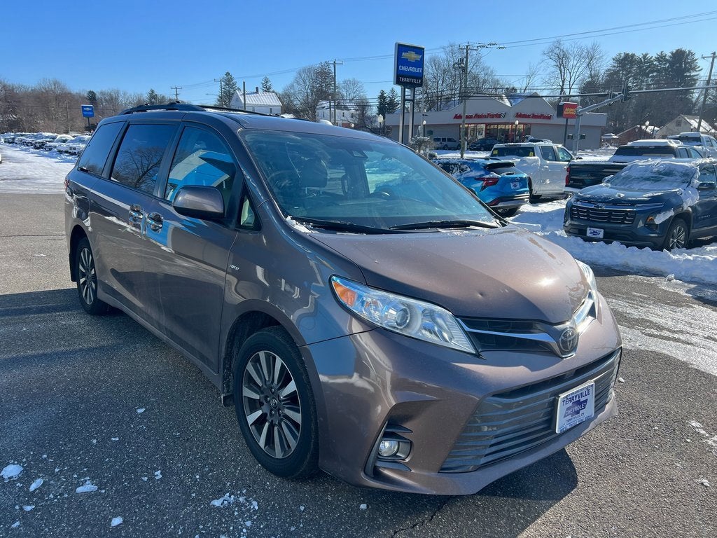 2019 Toyota Sienna XLE