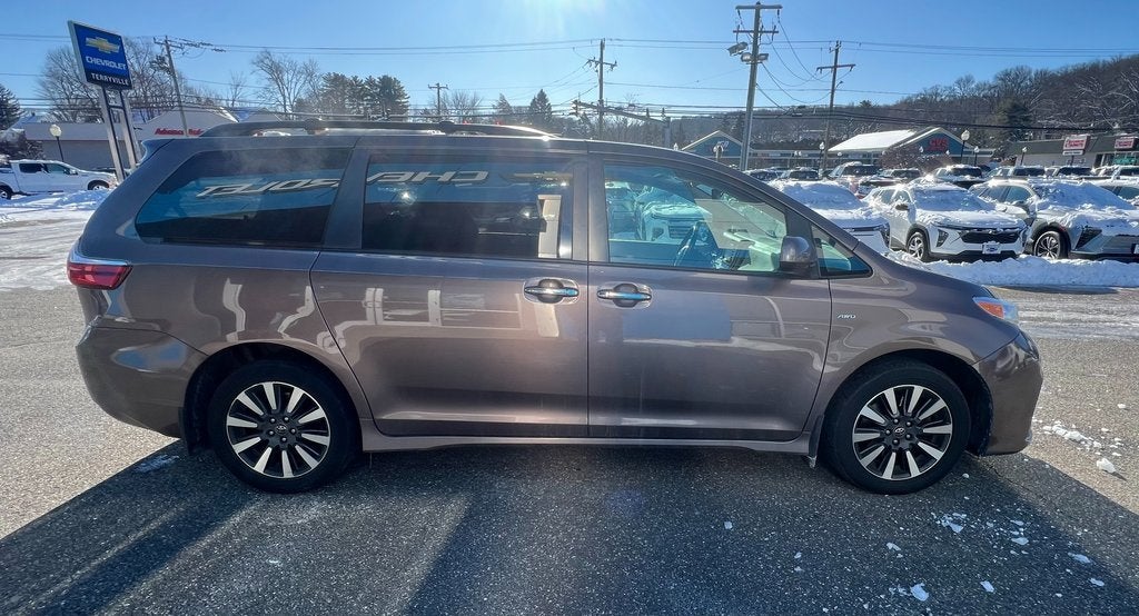 2019 Toyota Sienna XLE