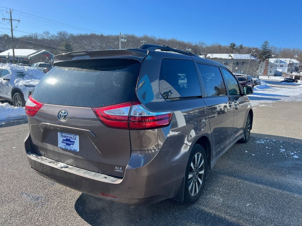 2019 Toyota Sienna XLE
