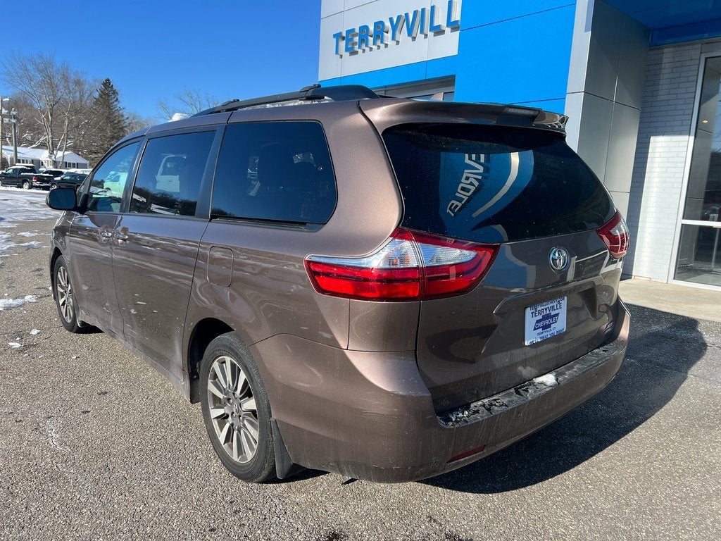 2019 Toyota Sienna XLE