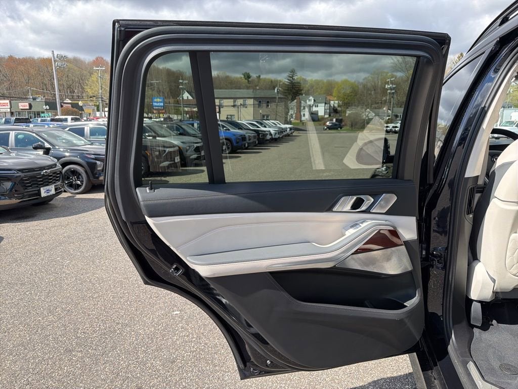 2024 BMW X7 ALPINA XB7