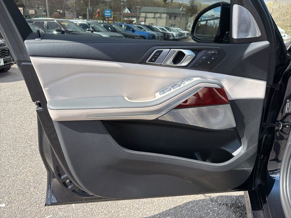 2024 BMW X7 ALPINA XB7
