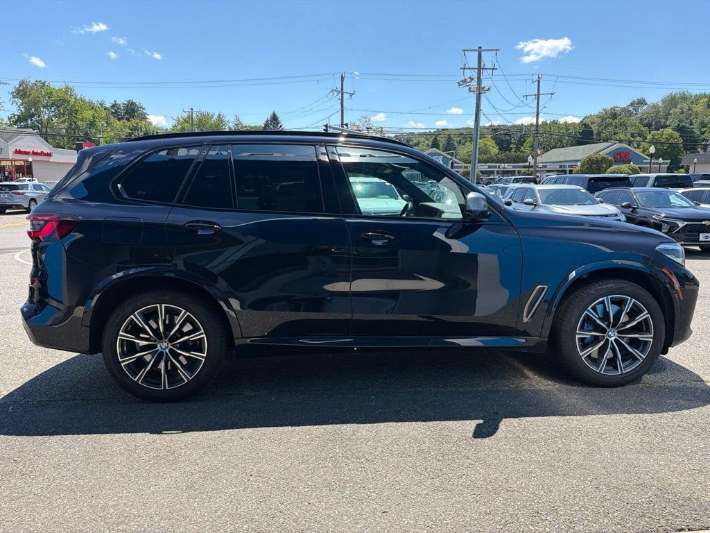 2022 BMW X5 M50i