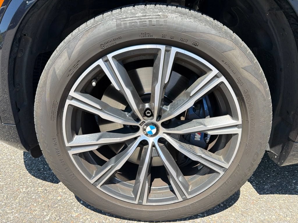 2022 BMW X5 M50i