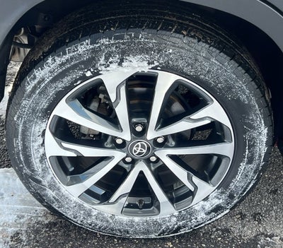 2022 Toyota Corolla Cross XLE