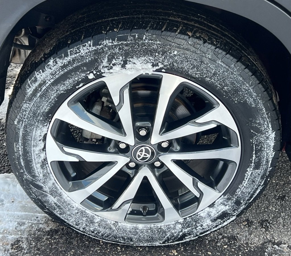 2022 Toyota Corolla Cross XLE