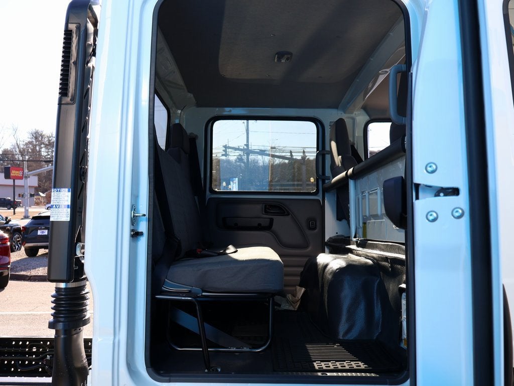 2025 Chevrolet Low Cab Forward 5500 XD Base
