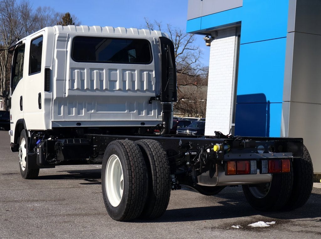 2025 Chevrolet Low Cab Forward 5500 XD Base