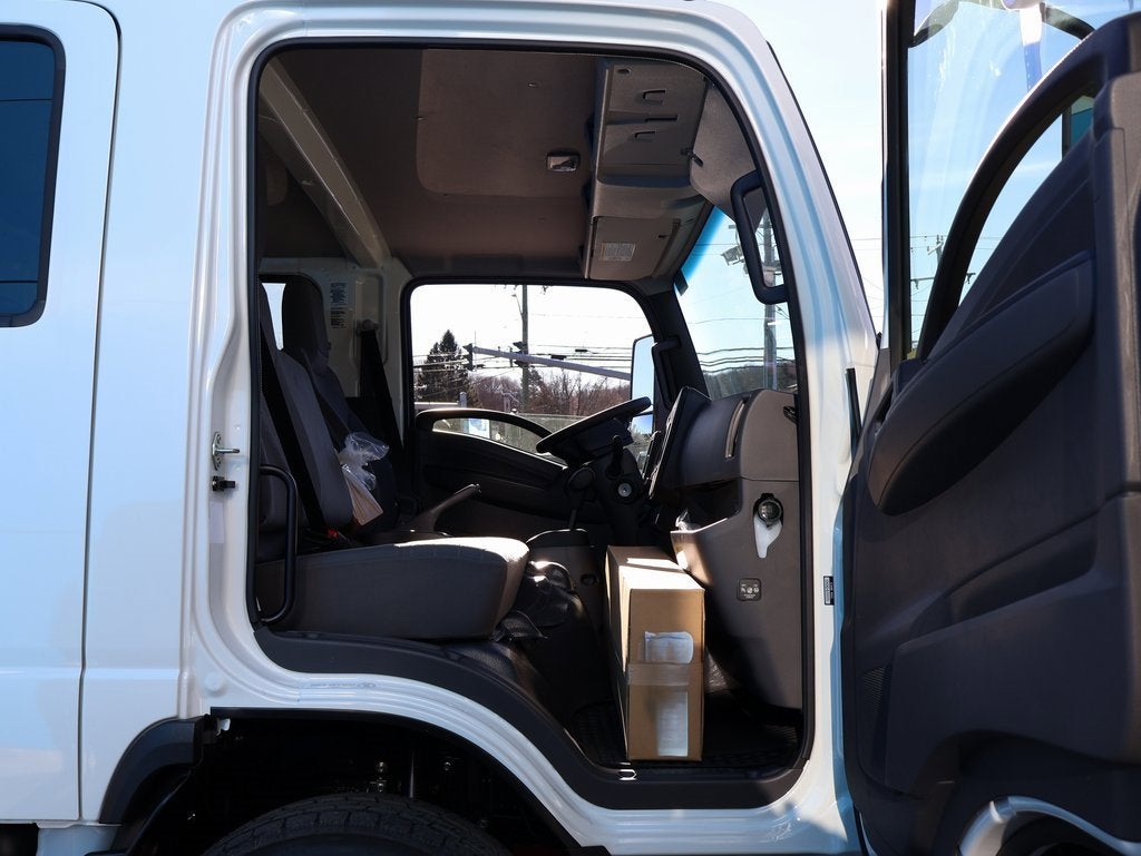 2025 Chevrolet Low Cab Forward 5500 XD Base