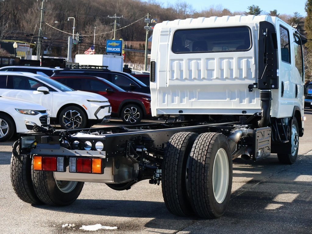 2025 Chevrolet Low Cab Forward 5500 XD Base