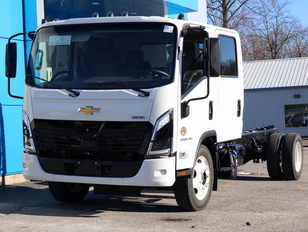 2025 Chevrolet Low Cab Forward 5500 XD Base