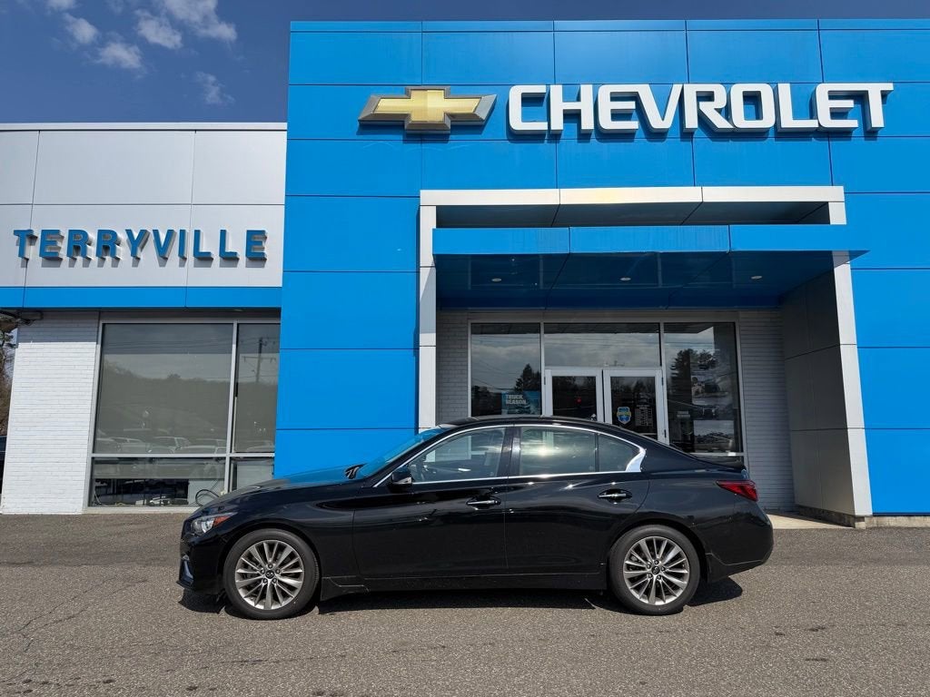 2023 INFINITI Q50 LUXE