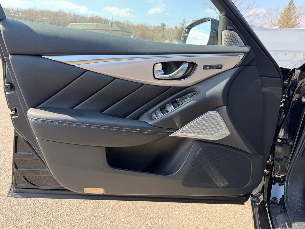 2023 INFINITI Q50 LUXE