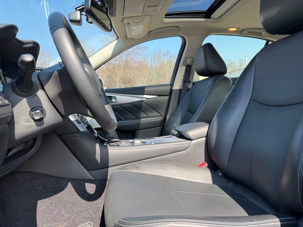 2023 INFINITI Q50 LUXE