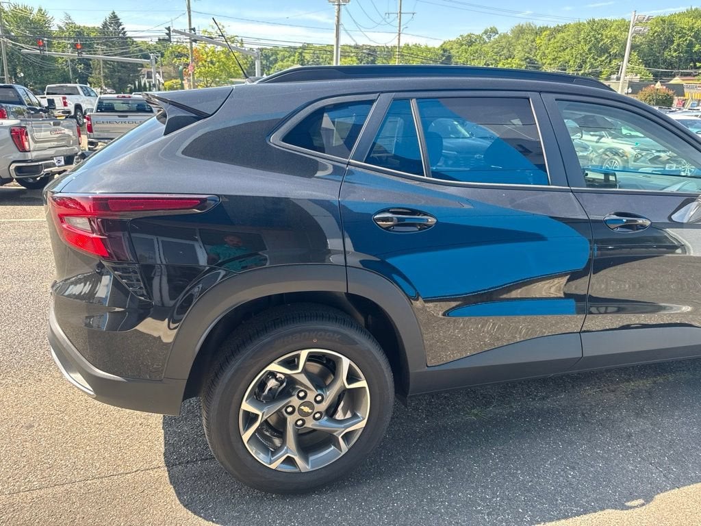 2026 Chevrolet Trax LT - Photo 6