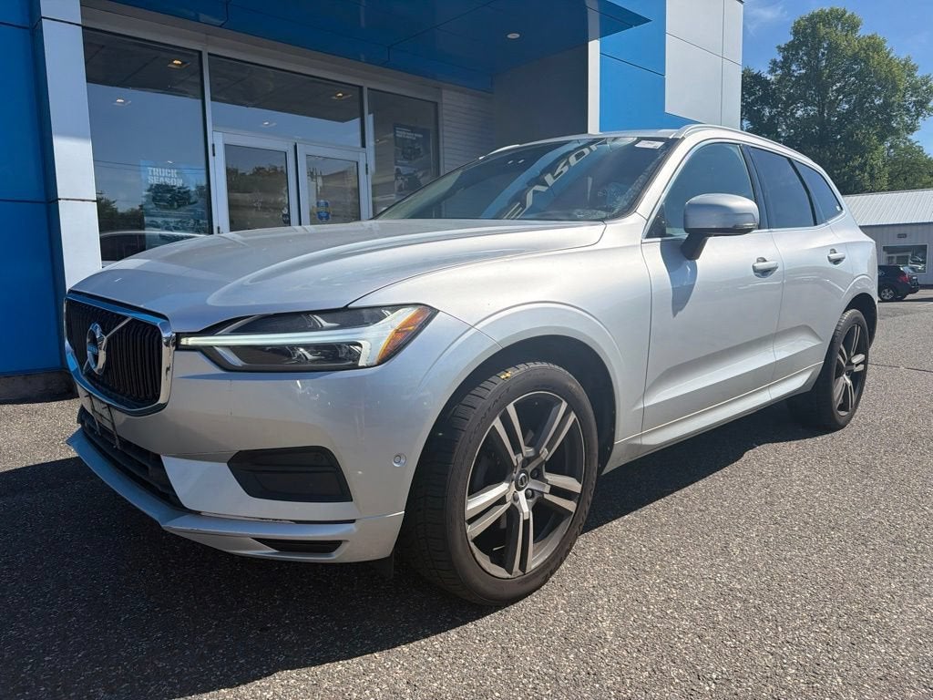 Used 2018 Volvo XC60 Momentum with VIN LYV102RK0JB113942 for sale in Plymouth, CT