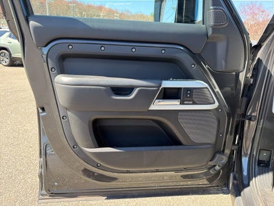 2023 Land Rover Defender X-Dynamic SE