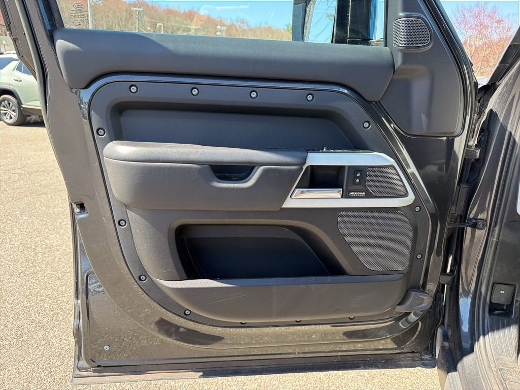 2023 Land Rover Defender X-Dynamic SE