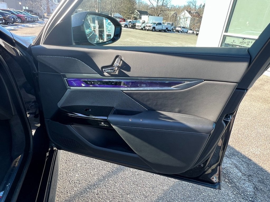 2023 BMW 7 Series 760i xDrive