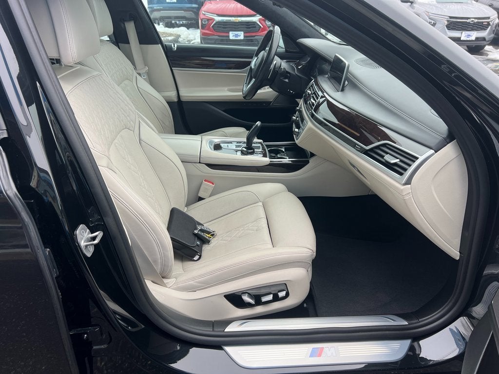 2022 BMW 7 Series 750i xDrive