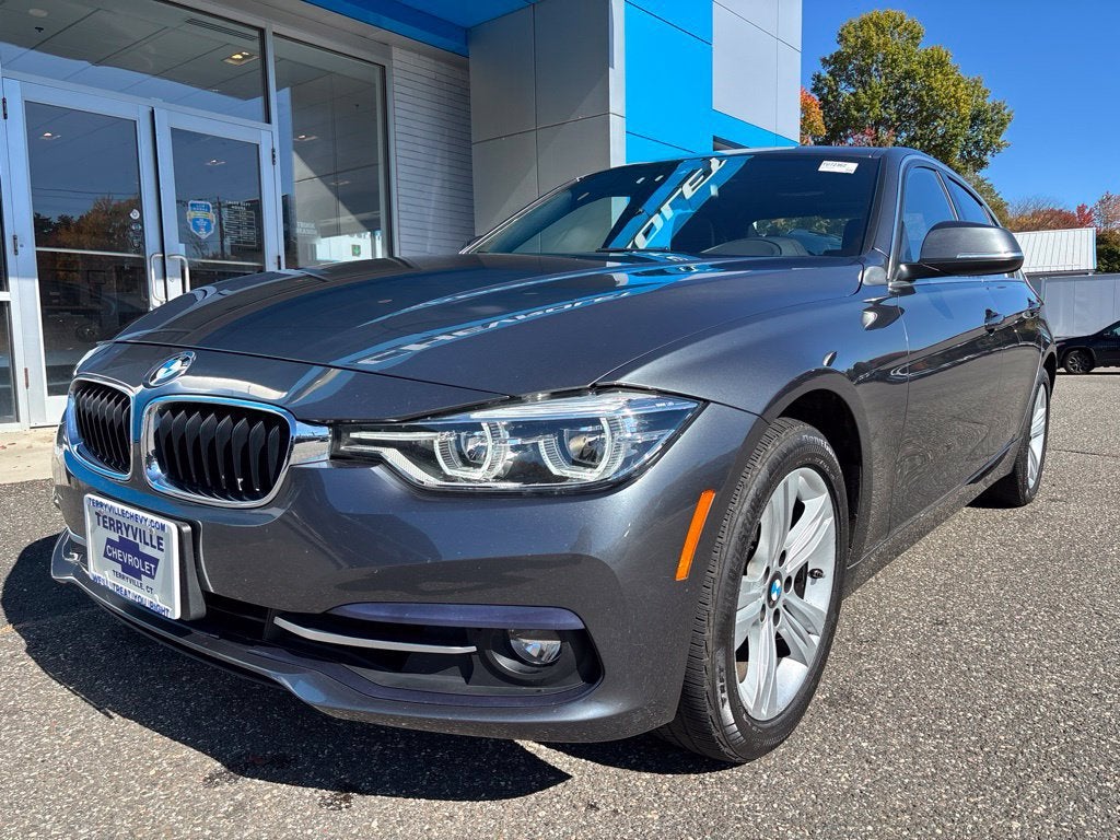 Used 2018 BMW 3 Series 330i with VIN WBA8D9G54JNU72362 for sale in Plymouth, CT