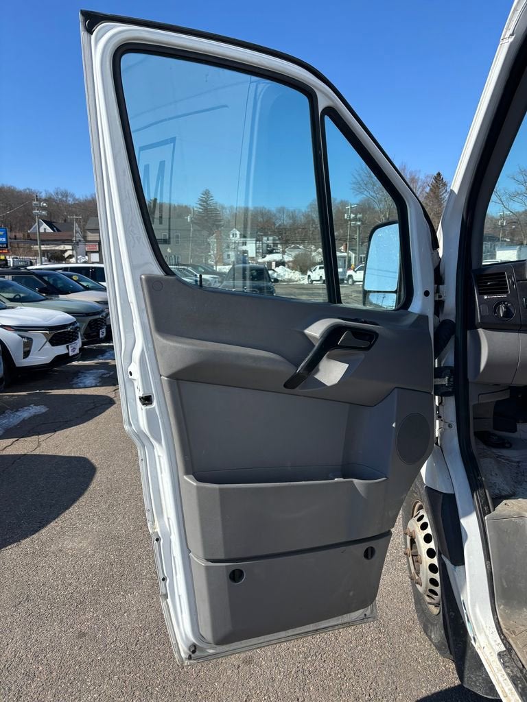 2017 Mercedes-Benz Sprinter Cargo Van 3500 Standard Roof V6 144" RWD