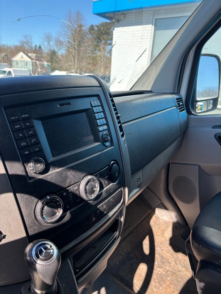 2017 Mercedes-Benz Sprinter Cargo Van 3500 Standard Roof V6 144" RWD