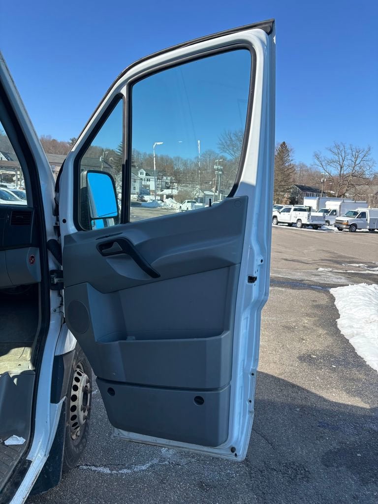 2017 Mercedes-Benz Sprinter Cargo Van 3500 Standard Roof V6 144" RWD
