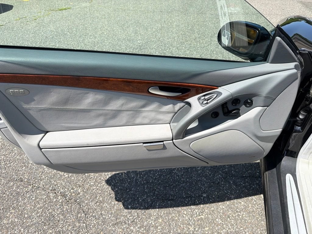 2003 Mercedes-Benz SL-Class 2dr Roadster 5.0L