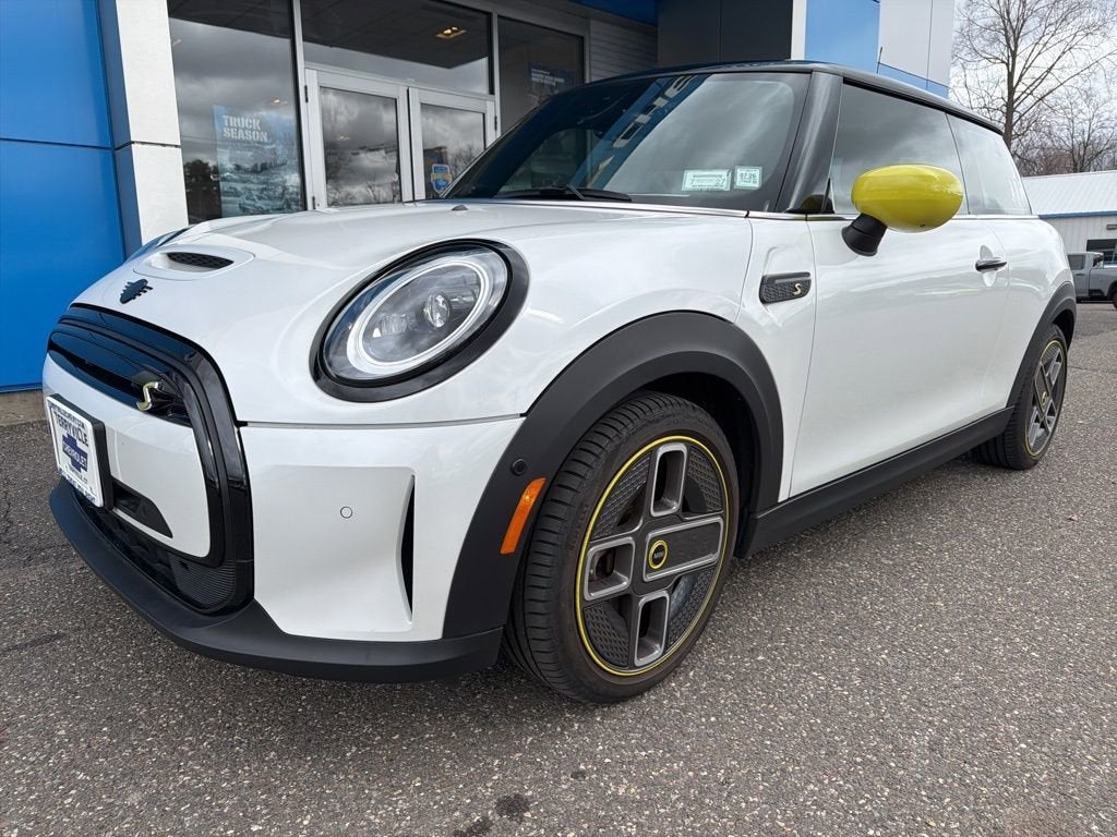 Used 2024 MINI Hardtop 2 Door SE with VIN WMW13DJ03R2U45624 for sale in Plymouth, CT