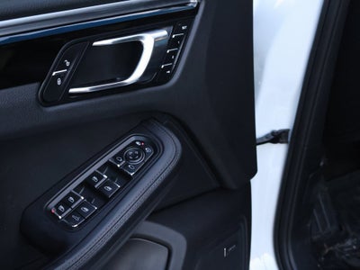 2018 Porsche Macan Turbo