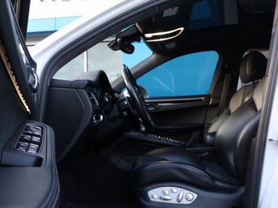 2018 Porsche Macan Turbo