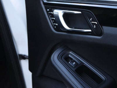 2018 Porsche Macan Turbo