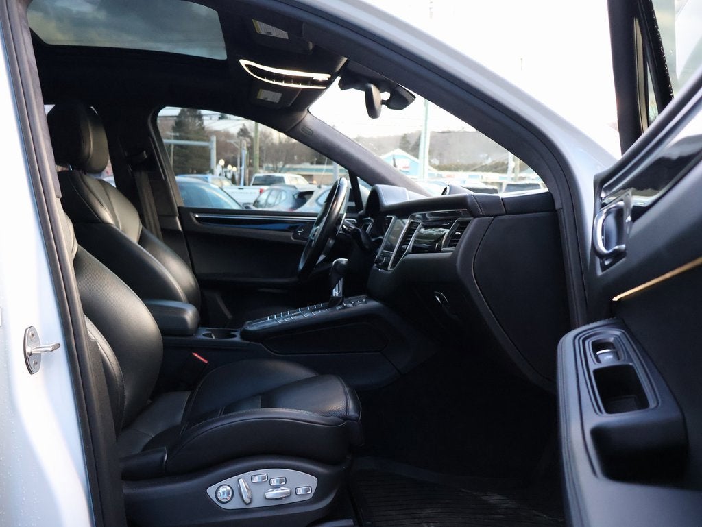 2018 Porsche Macan Turbo