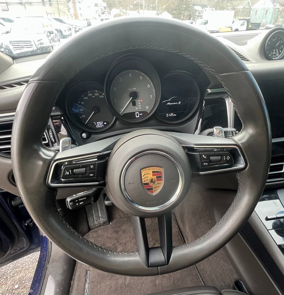 2022 Porsche Macan S