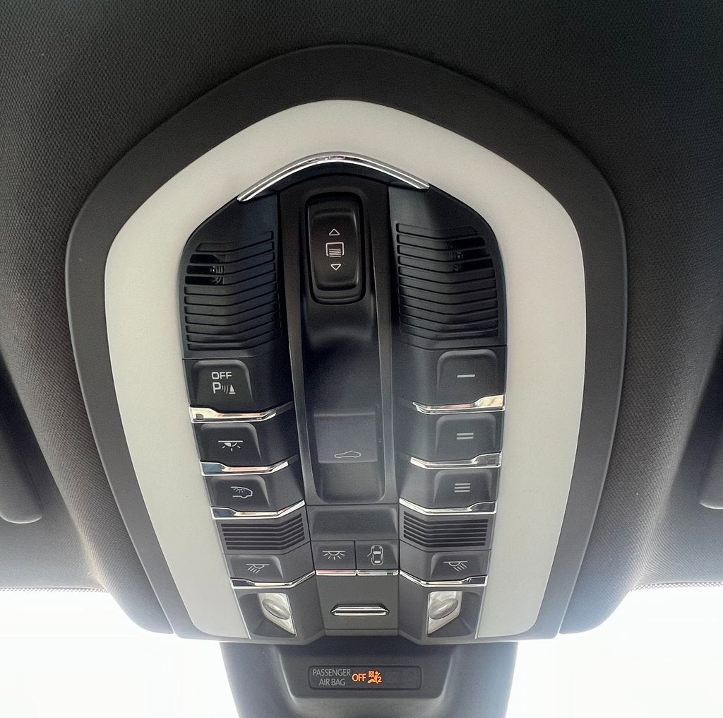 2022 Porsche Macan S