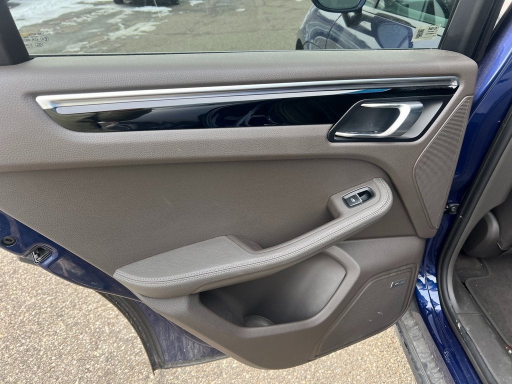 2022 Porsche Macan S