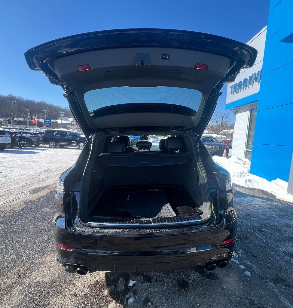2022 Porsche Cayenne GTS