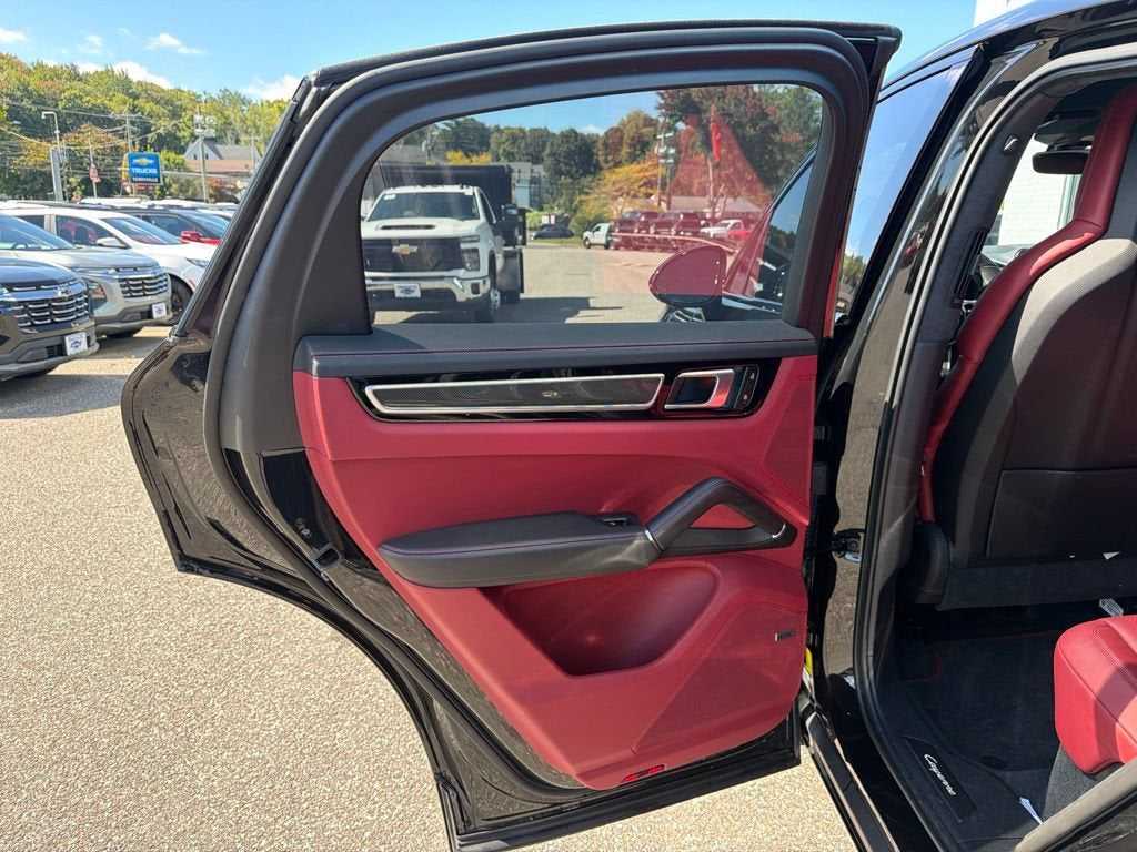 2023 Porsche Cayenne GTS