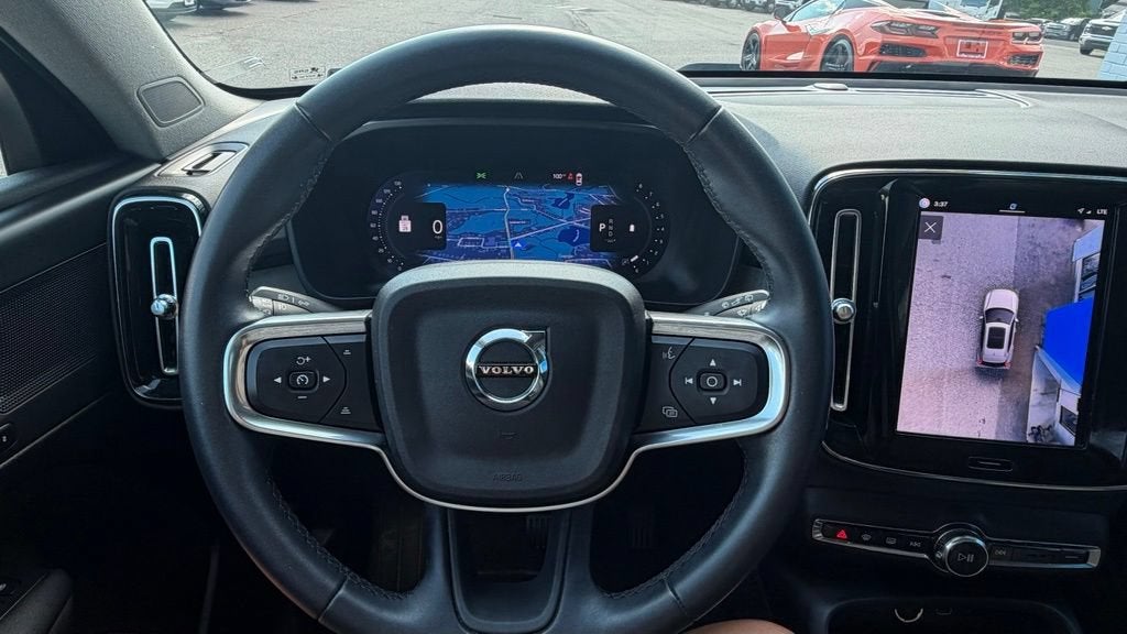 2025 Volvo XC40 Plus Dark Theme
